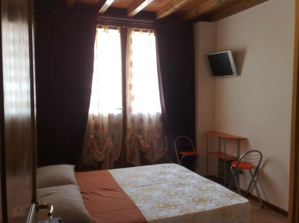 Via Toscana House Parma Ruang foto